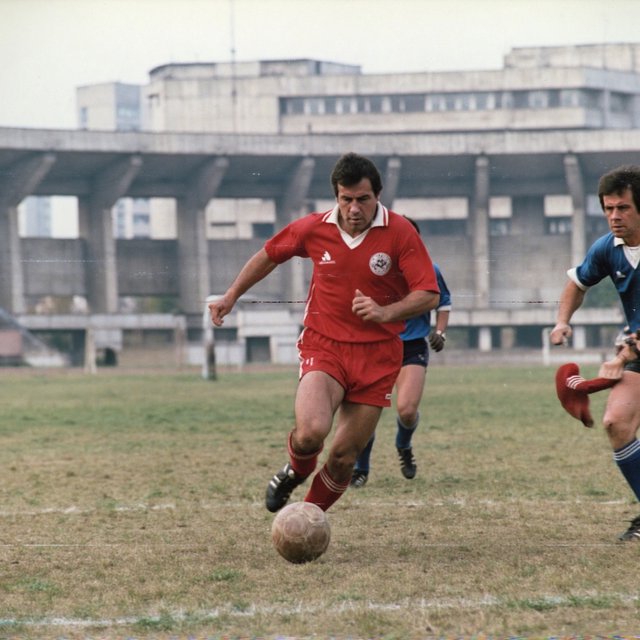 A stillshot from a Bulgarian football game, broadcast in the 1980s. — ImagineArt 2