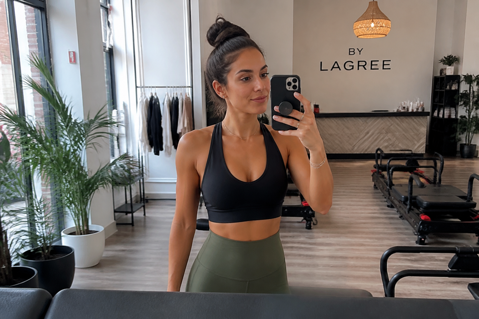 Gym selfie face swap (before)