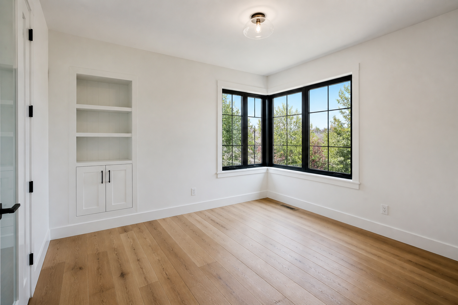 Furnished home office (before)