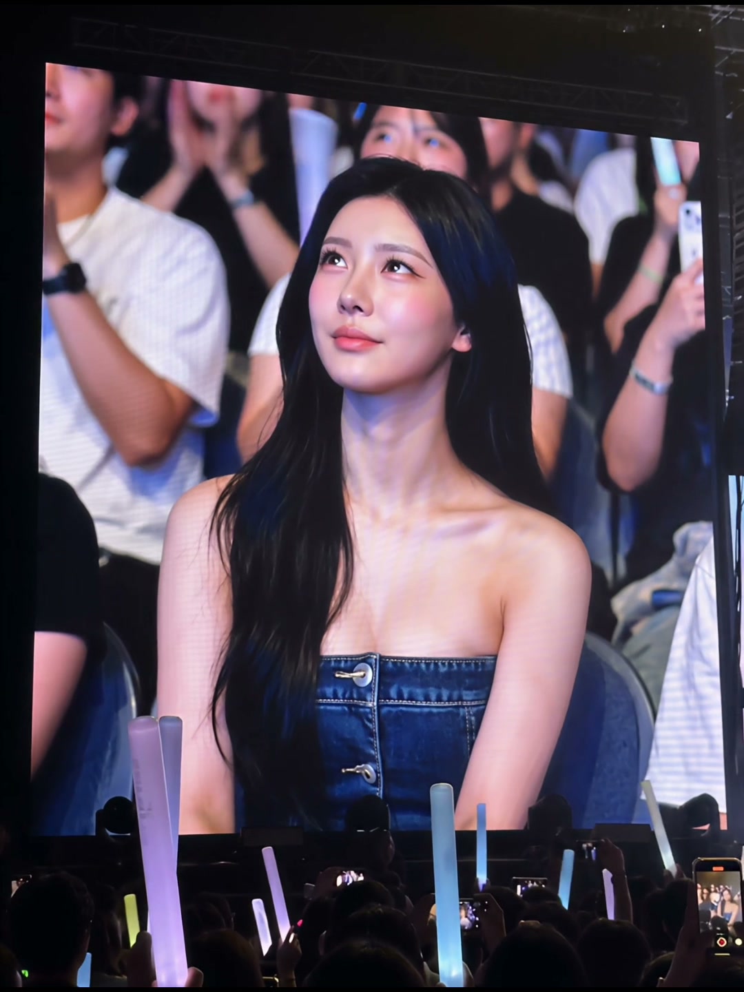 Concert Spotlight AI video effect — example frame
